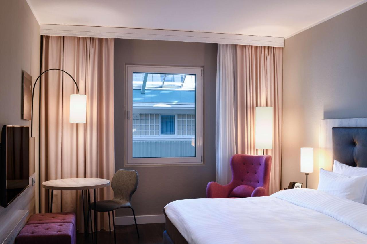 Standard Zimmer mit Blick auf das Atrium