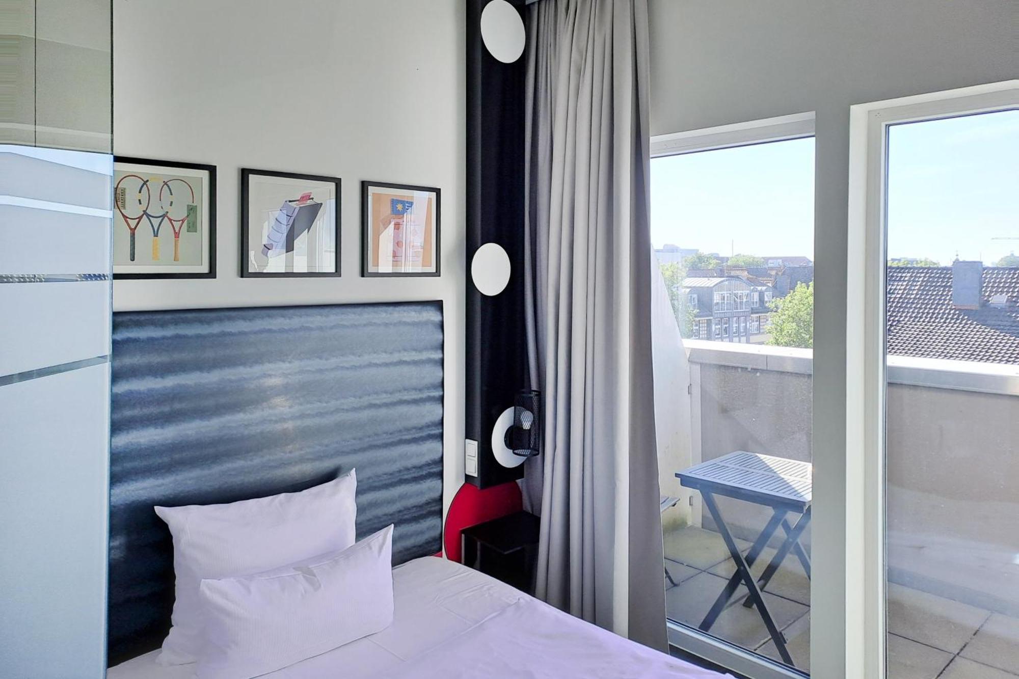 French Cosy Room with Balcony - Top Floor