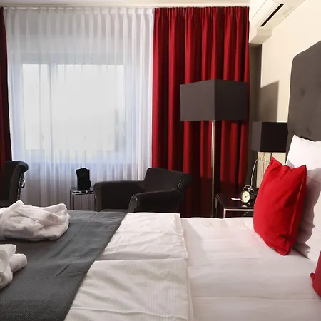 Tryp By Wyndham Bremen Airport-3